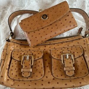 🧡Dooney & Bourke🧡 Ostrich Embossed Handbag with Matching Wallet